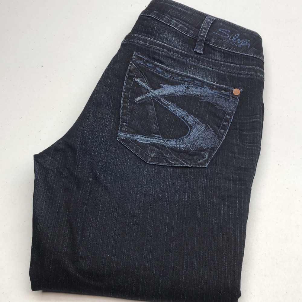 LIKE NEW SILVER AIKO SLIM STRAIGHT JEANS 31x33 ⭐️